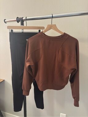 ✨HALARA Small Brown Top Medium Black Leggings- Outfit Bundle